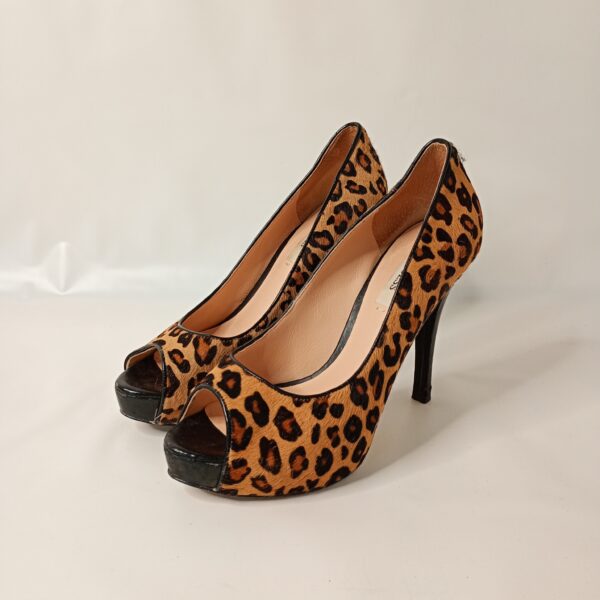 Decollete Guess peep toe con stampa leopardata