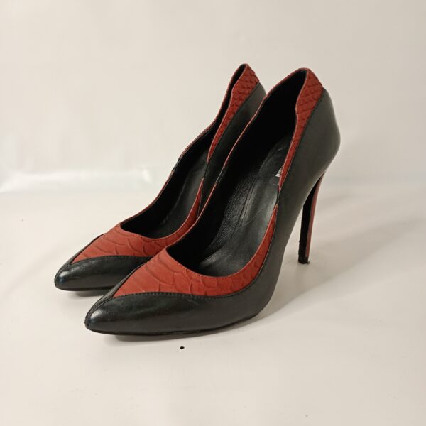 Decollete Just Cavalli in stile coccodrillo e ricami in rilievo